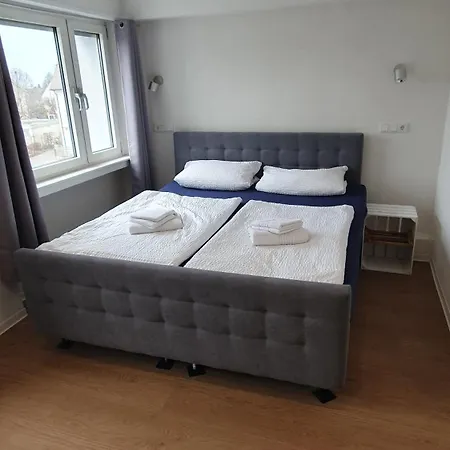 Zur Bergstrasse Hotel *